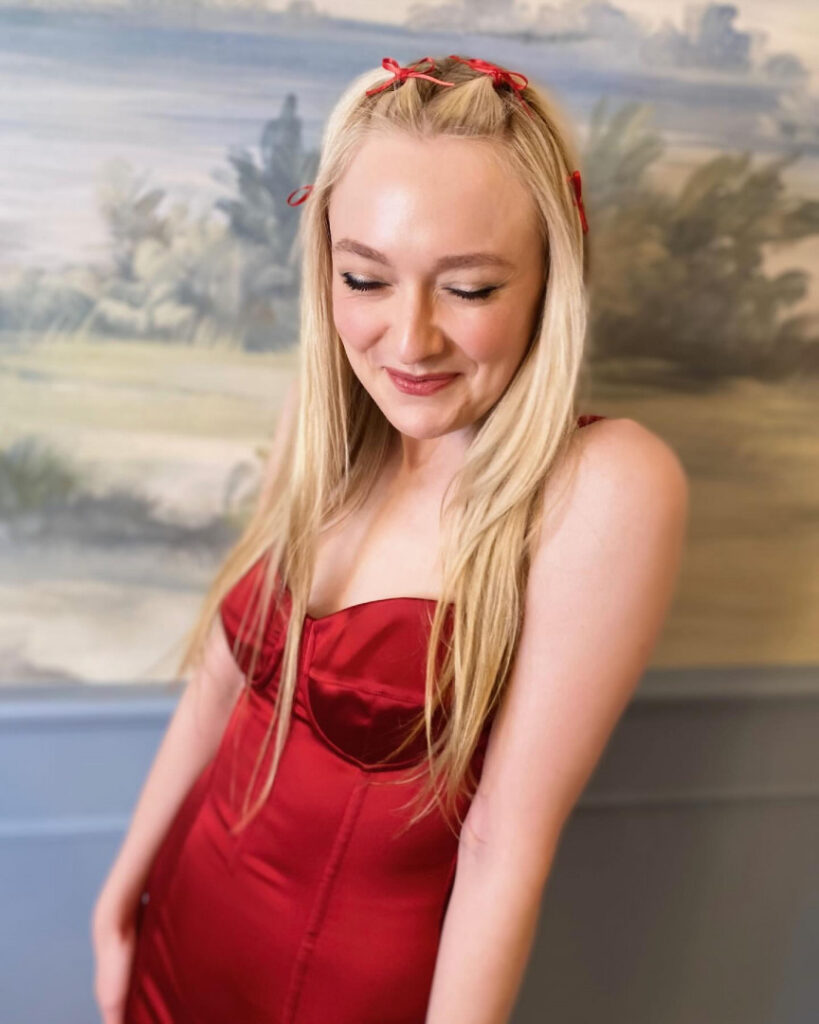 Celeb – Dakota Fanning – Nude