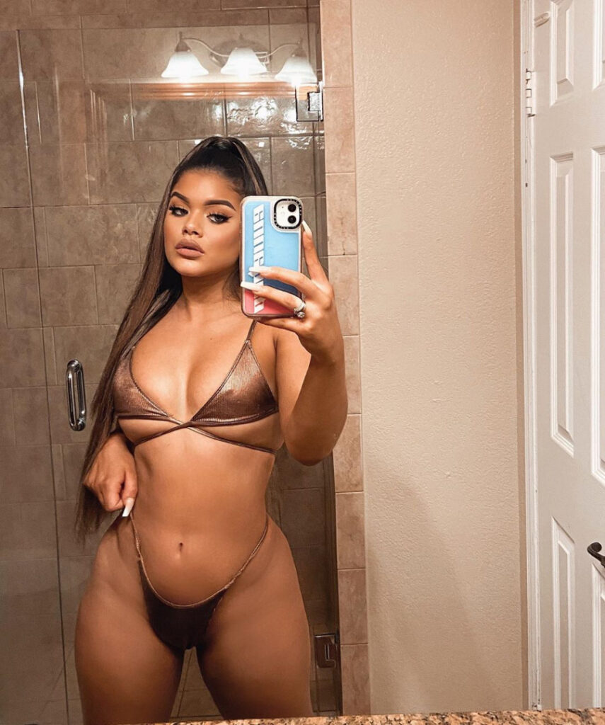 Instagram – Latina – Dayanna Comas – Nude