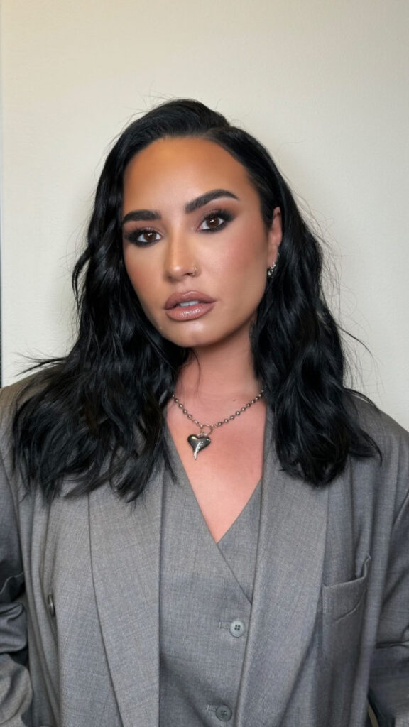 Celeb – Demi Lovato – Nude