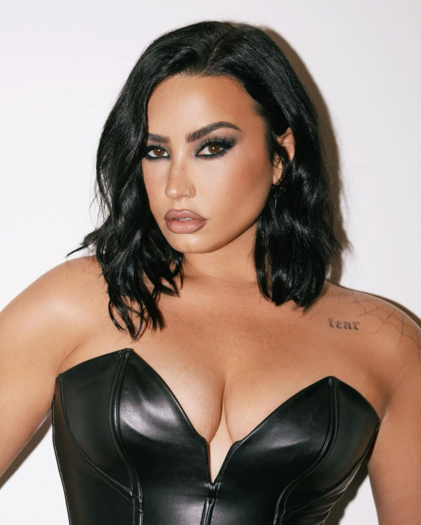 Celeb – Demi Lovato – Nude