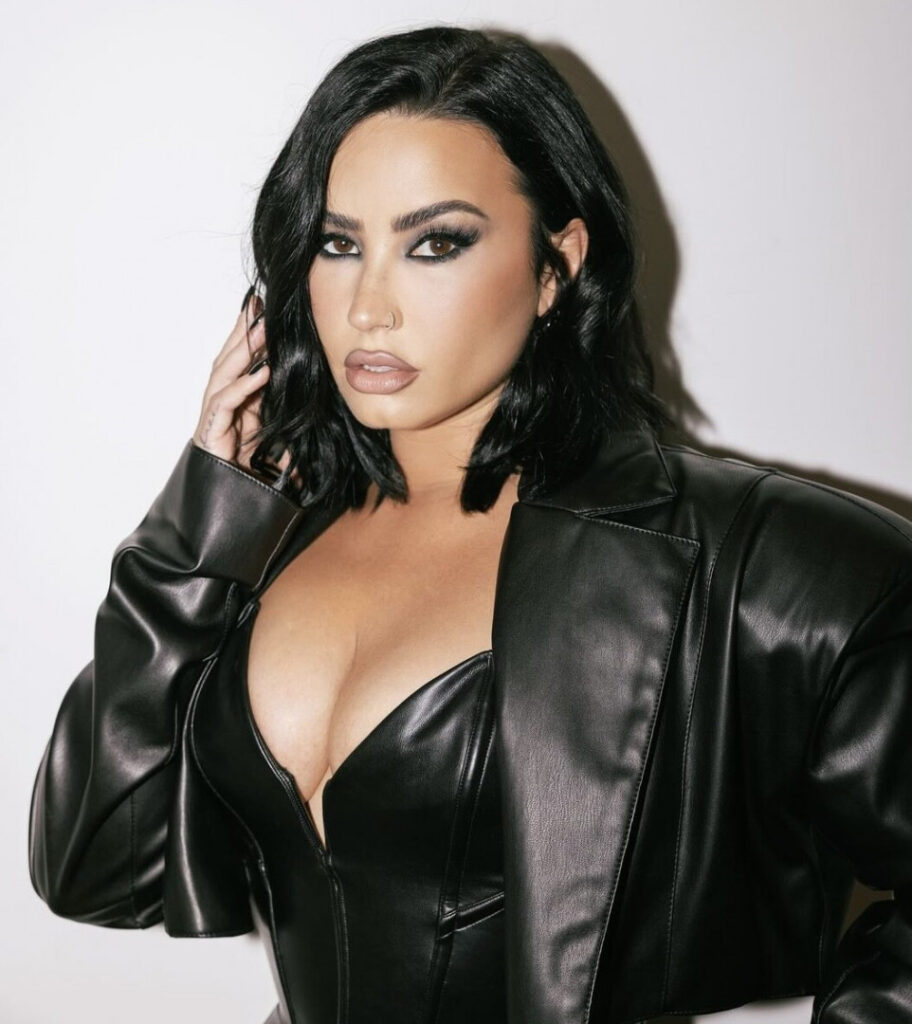 Celeb – Demi Lovato – Nude