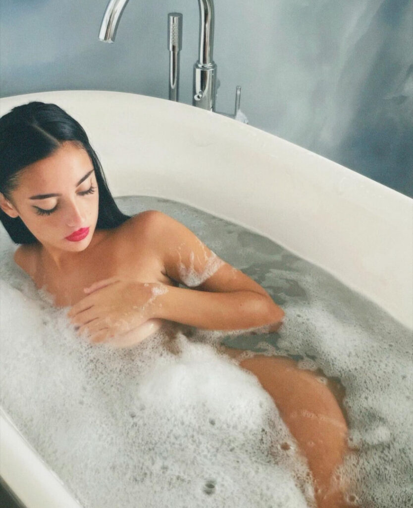 Instagram – Devilbbarbiee / barbi – Nude