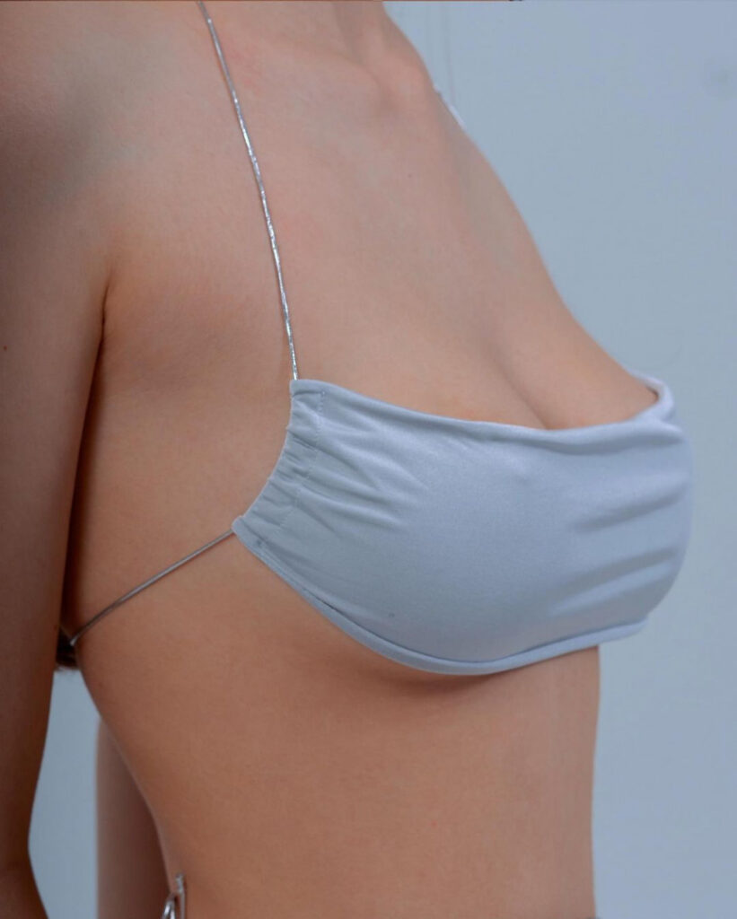 Instagram – Diana Elias – Nude