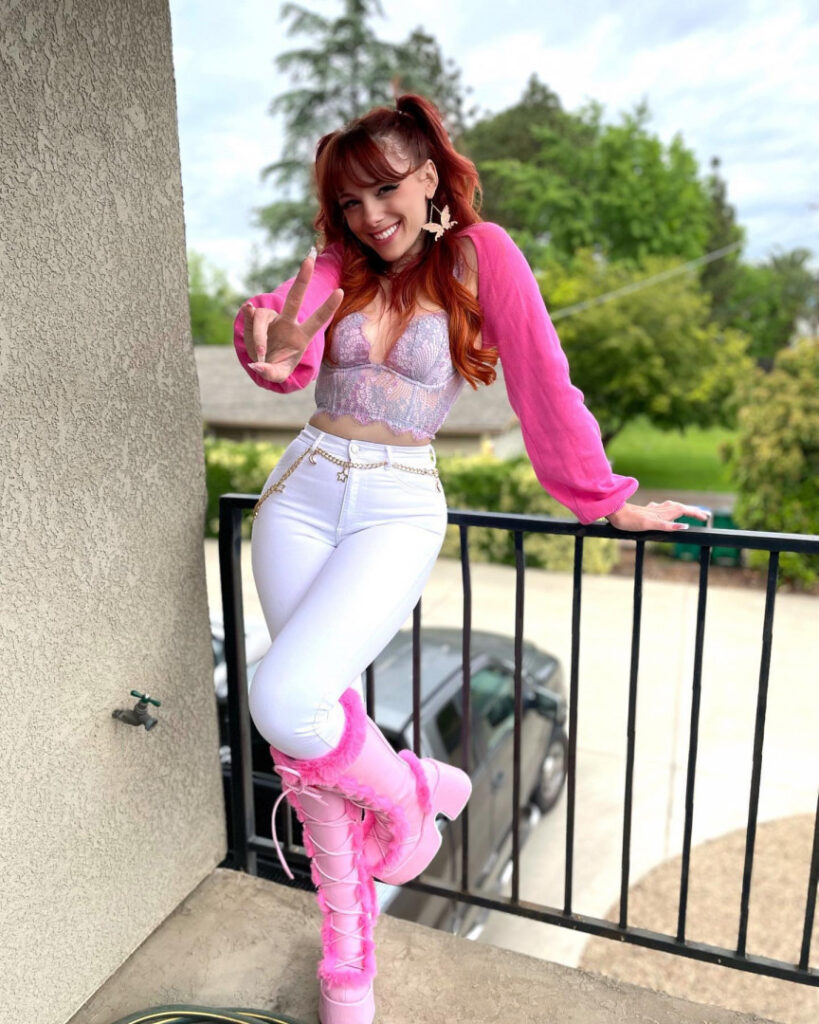 Twitch – OnlyFans – TikTok – discobutterfly  Breetto – Nude Leaks