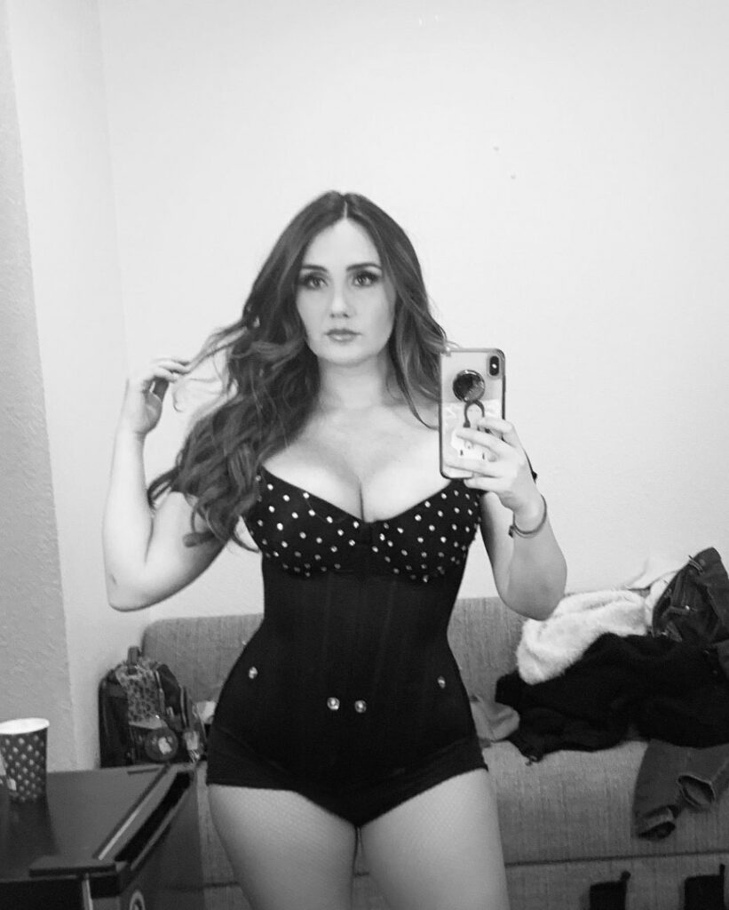 Celeb – Latina – Dulce Maria – Nude