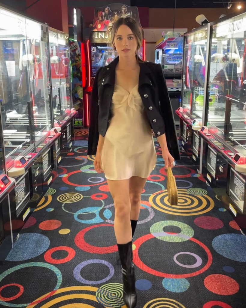 Instagram – Elaine Carlin – Nude