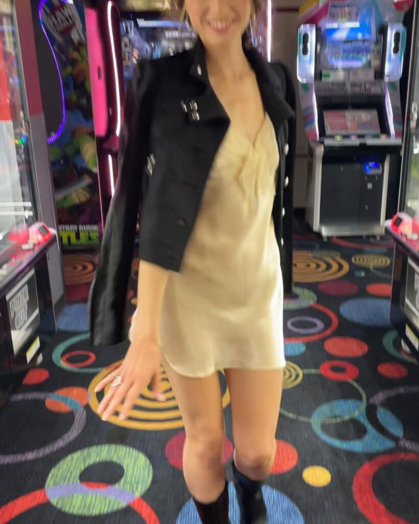 Instagram – Elaine Carlin – Nude