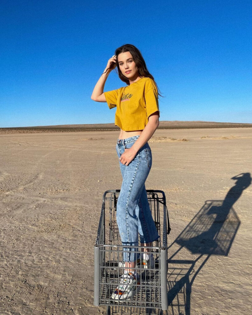 Instagram – Elaine Carlin – Nude