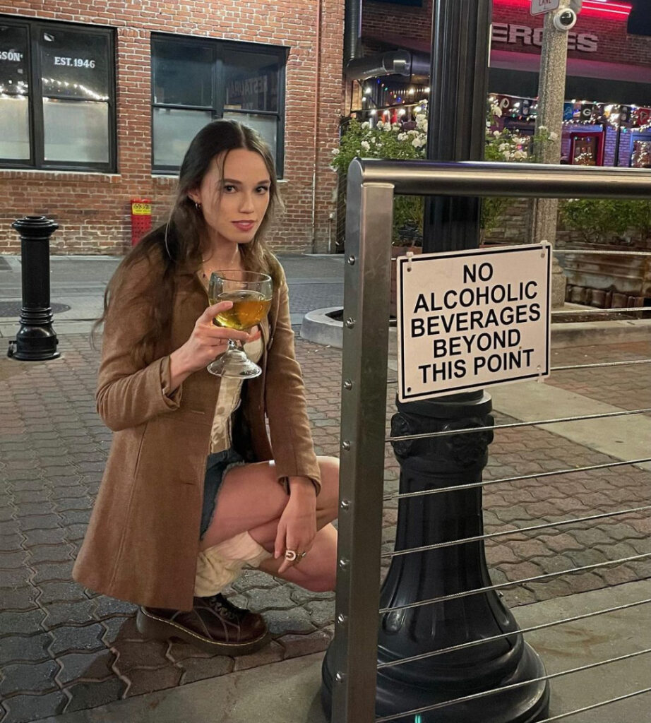 Instagram – Elaine Carlin – Nude