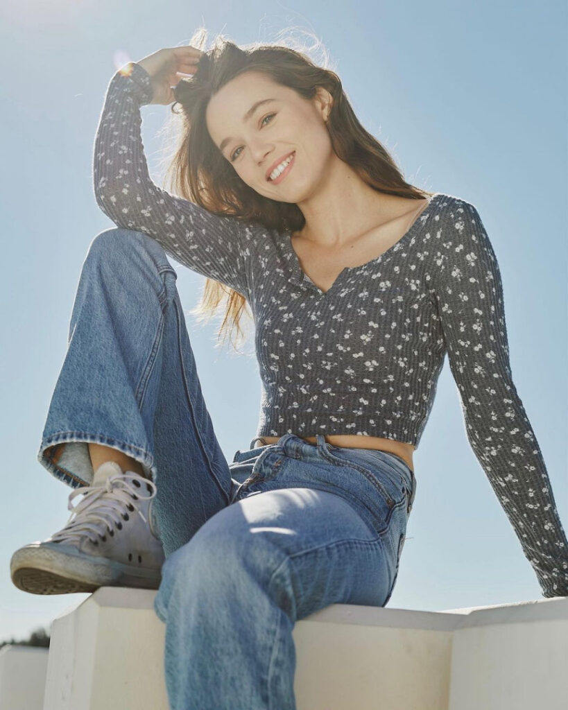 Instagram – Elaine Carlin – Nude