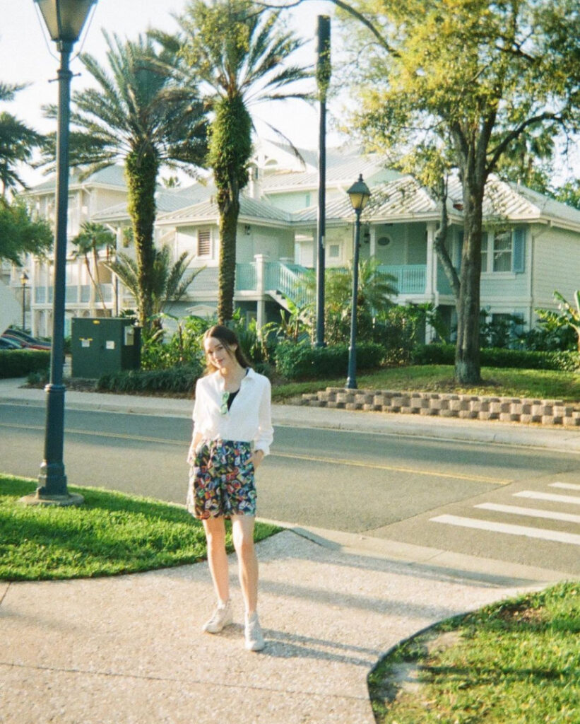 Instagram – Elaine Carlin – Nude