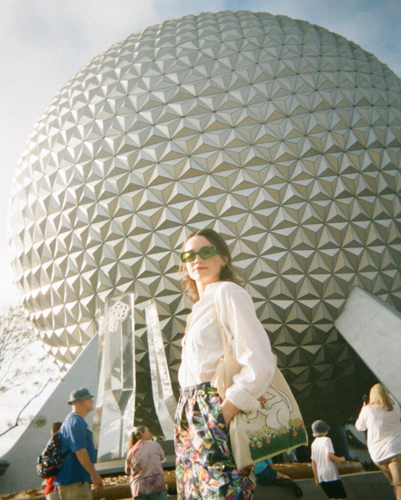 Instagram – Elaine Carlin – Nude