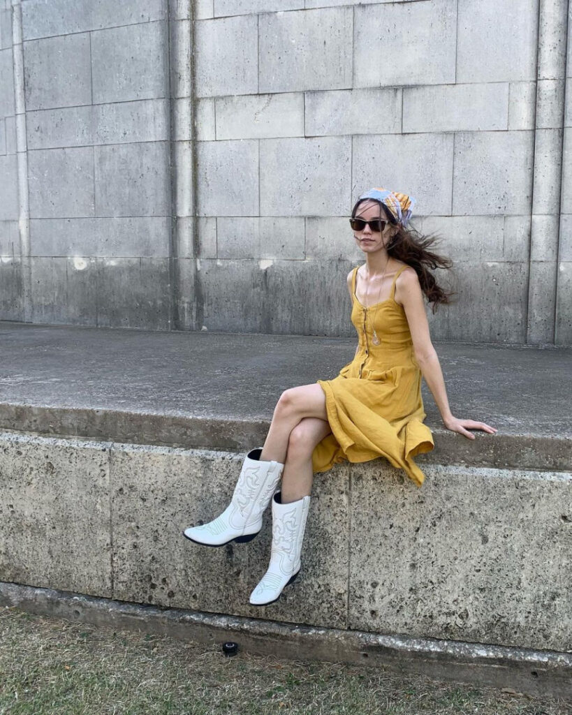 Instagram – Elaine Carlin – Nude