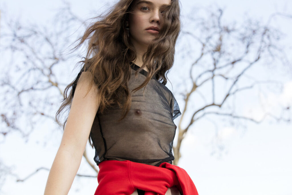 Instagram – Elaine Carlin – Nude