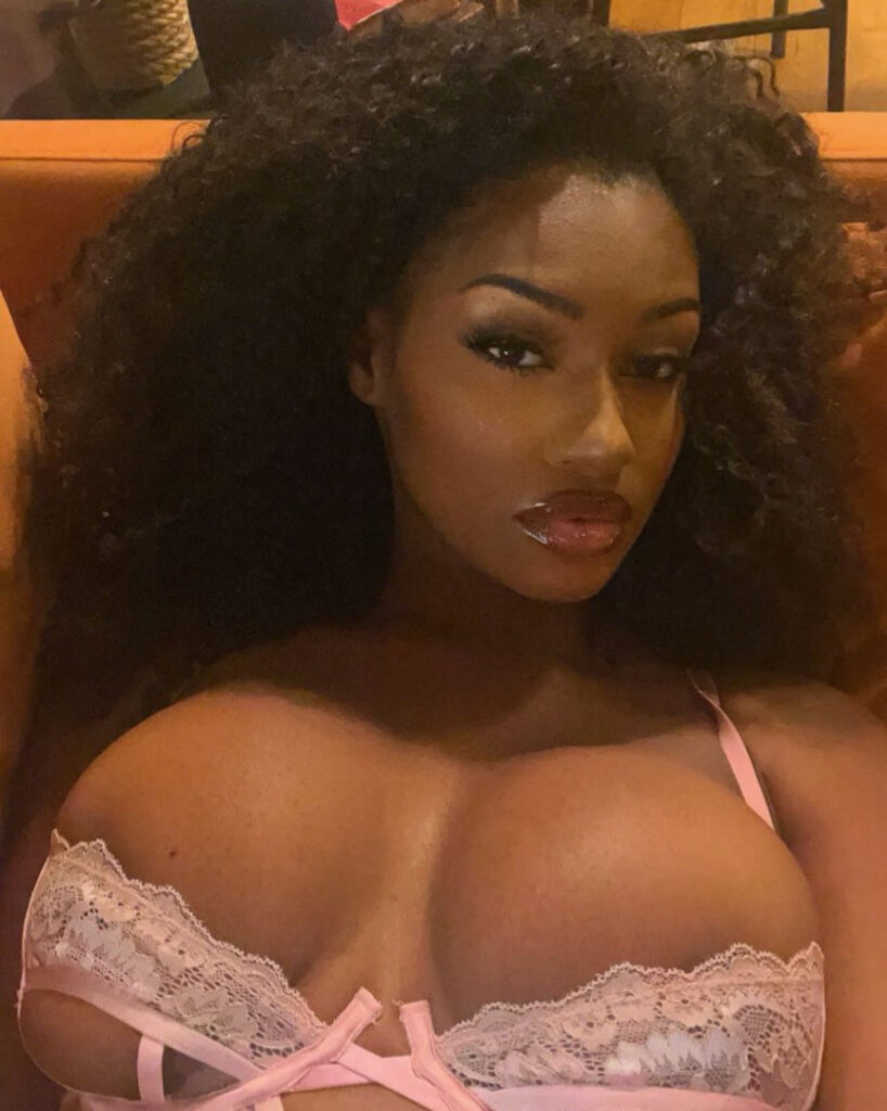 Instagram – Ebony – Elinda San – Nude