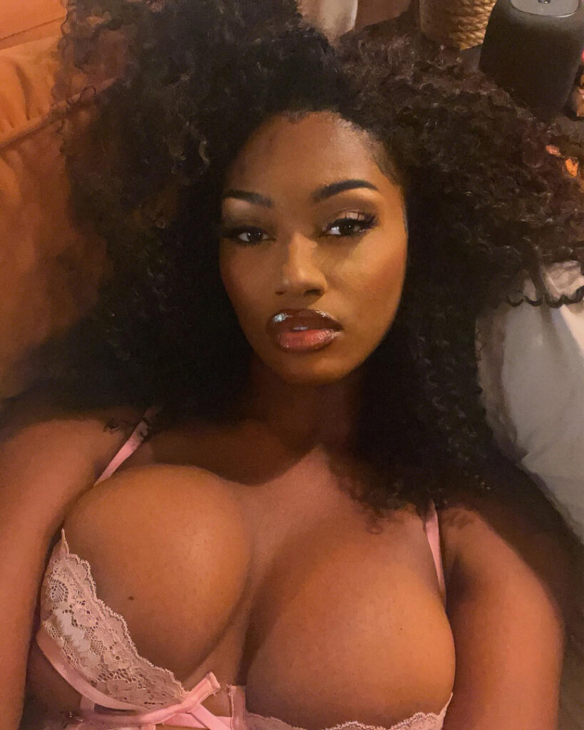 Instagram – Ebony – Elinda San – Nude