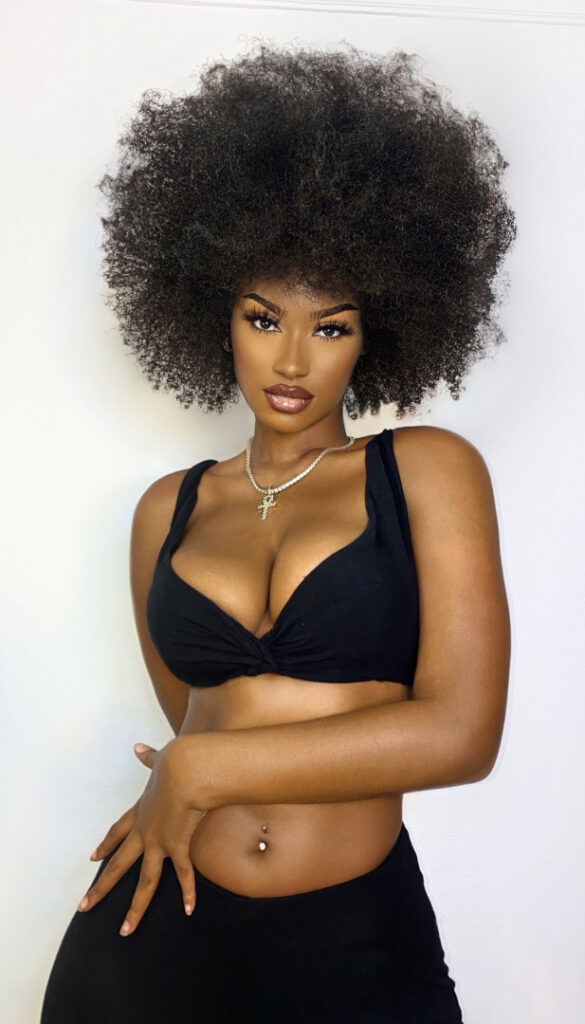 Instagram – Ebony – Elinda San – Nude