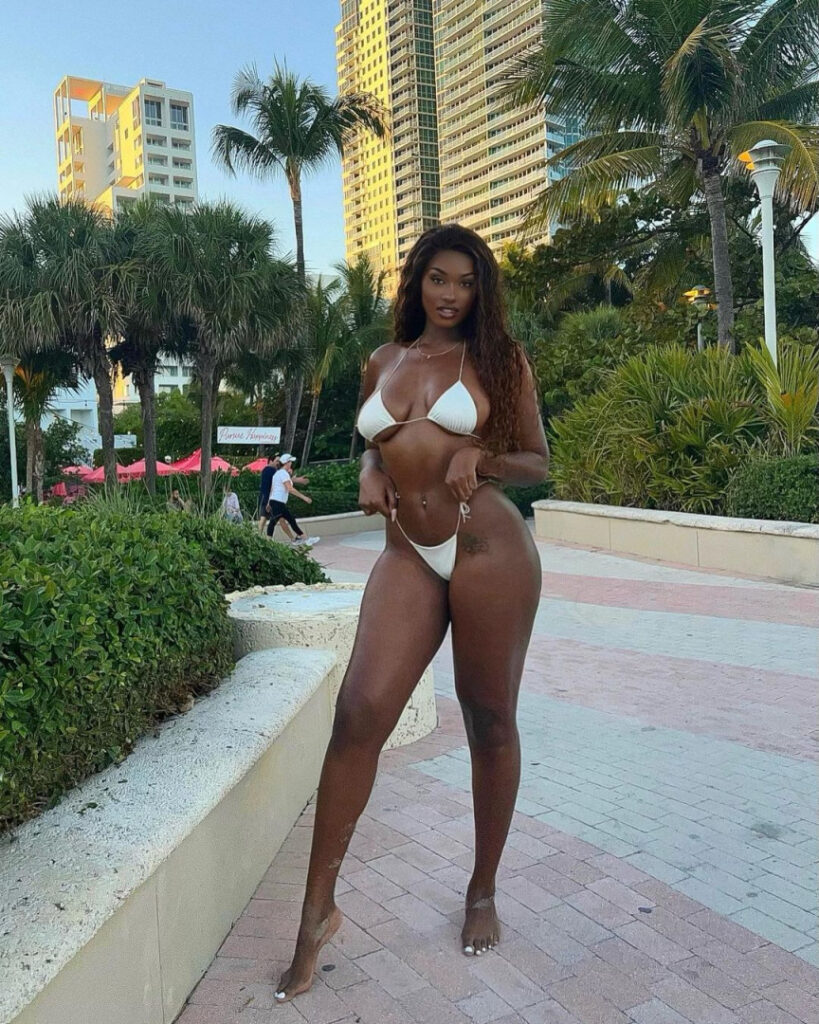 Instagram – Ebony – Elinda San – Nude