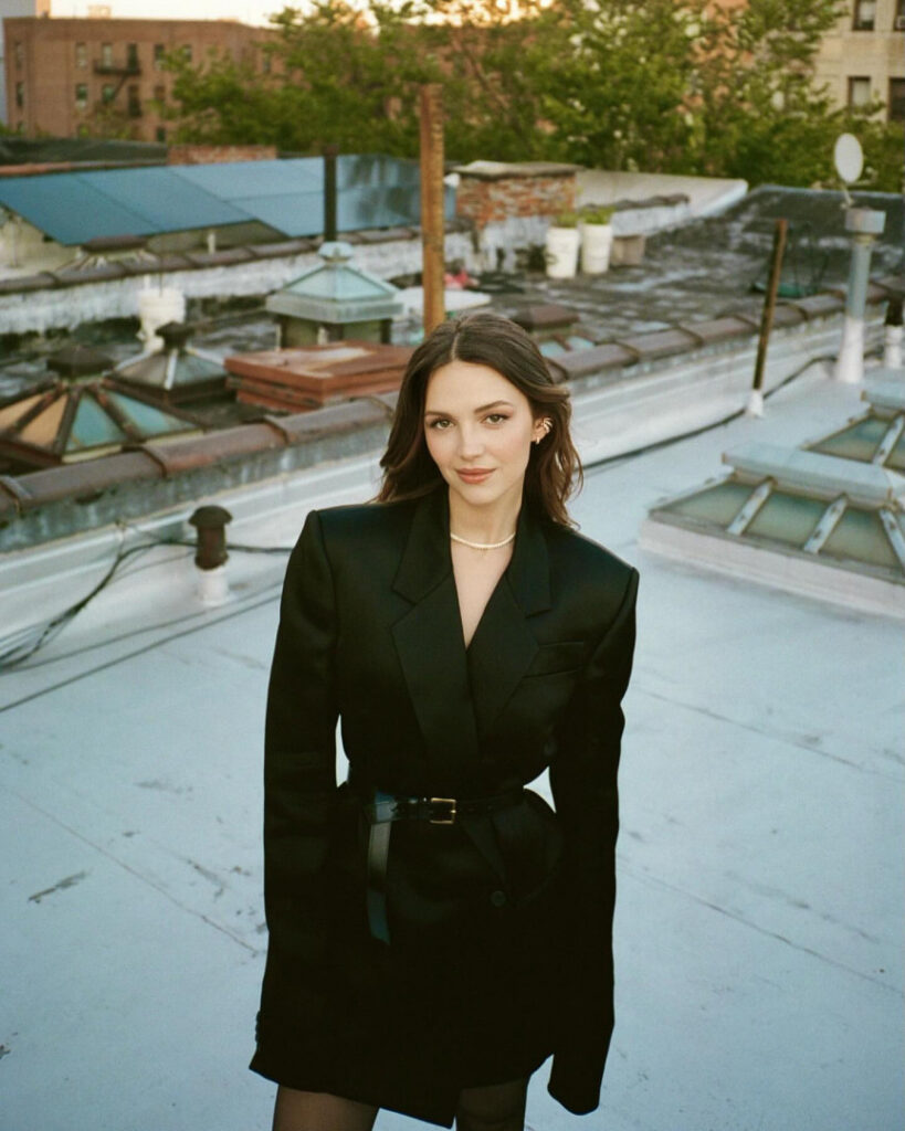 Celeb – Ella Hunt – Nude