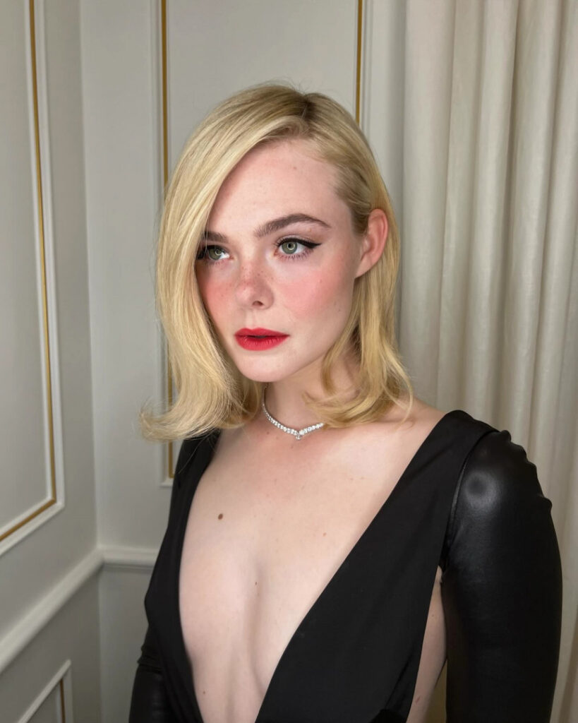 Celeb – Elle Fanning – Nude