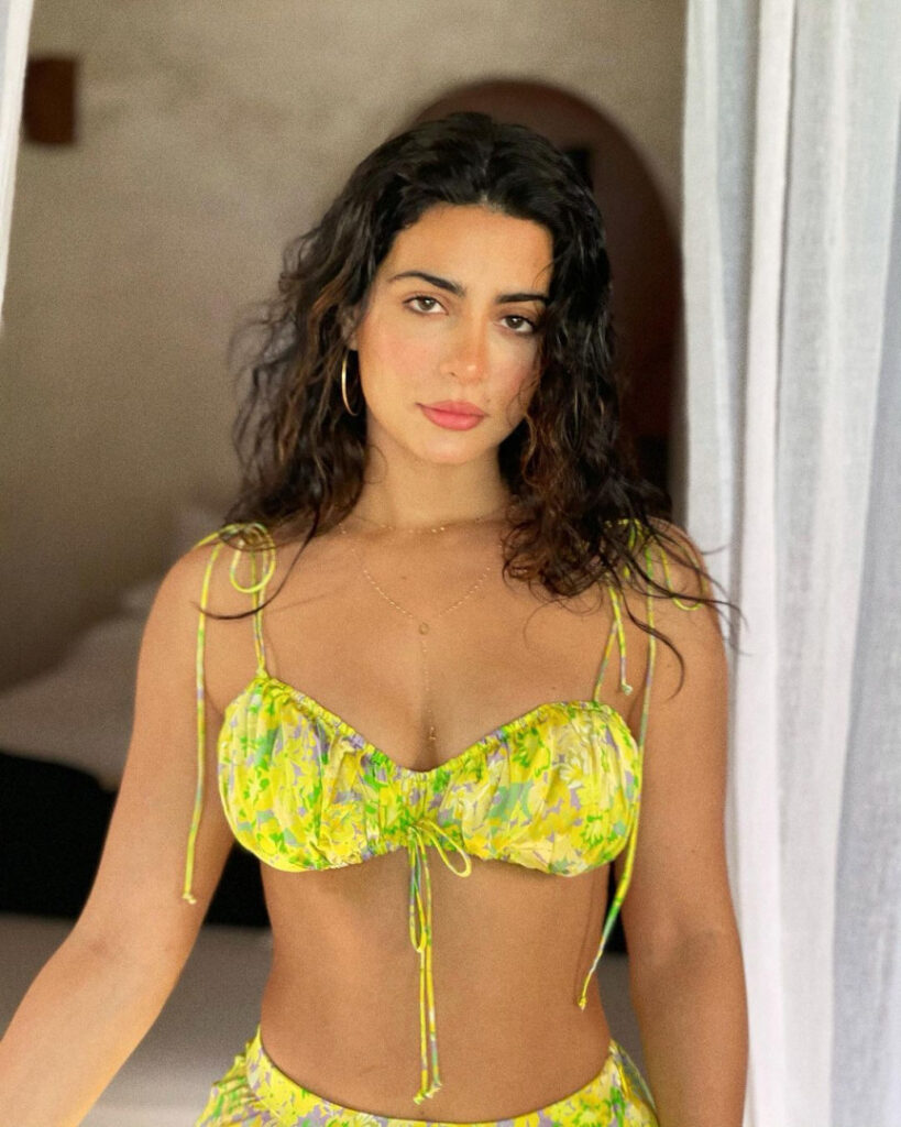 Instagram – Emeraude Toubia – Nude