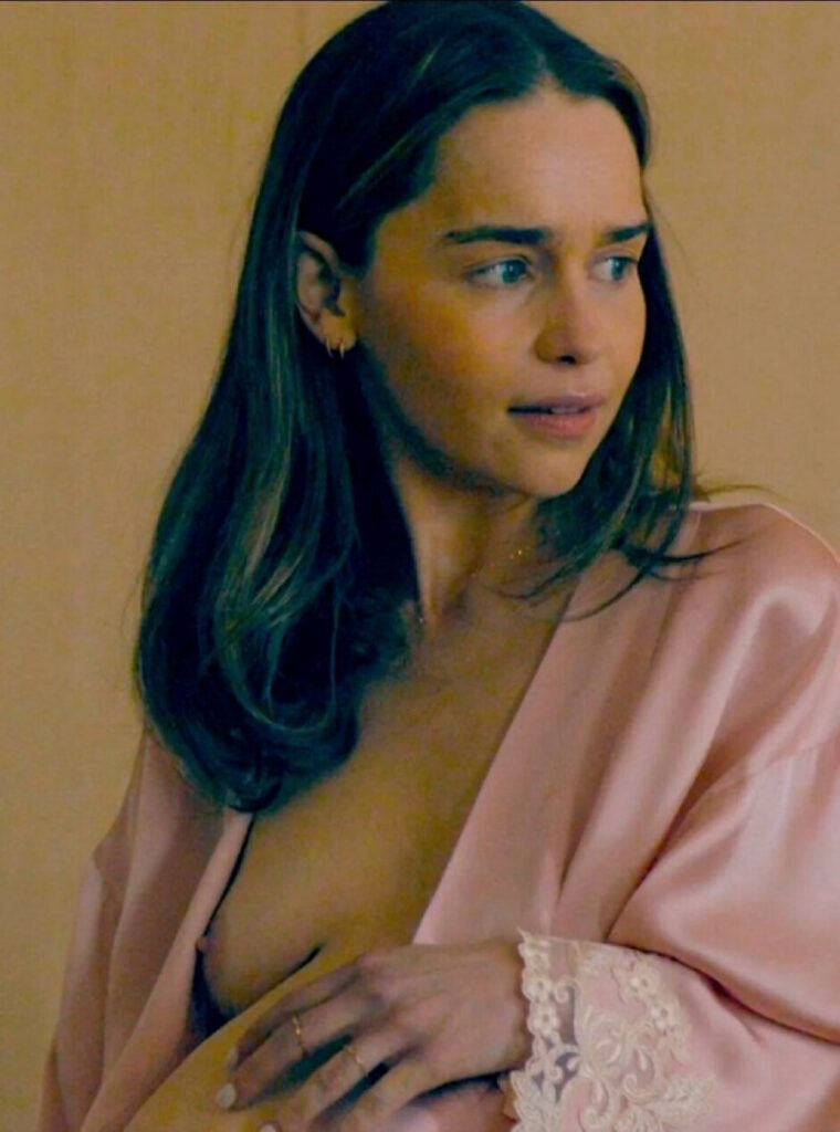 Celeb – Emilia Clarke – Nude