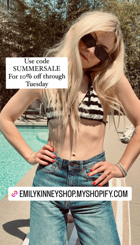 Celeb – Emily Kinney | Best Known: TWD – Nude