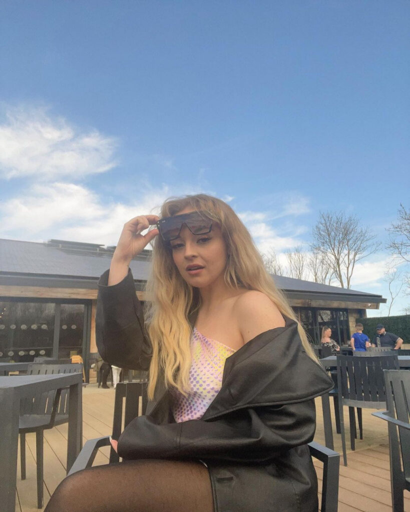 OnlyFans – TikTok – Emily Rose Perrin / emilyrxse / Em Fandango – Nude