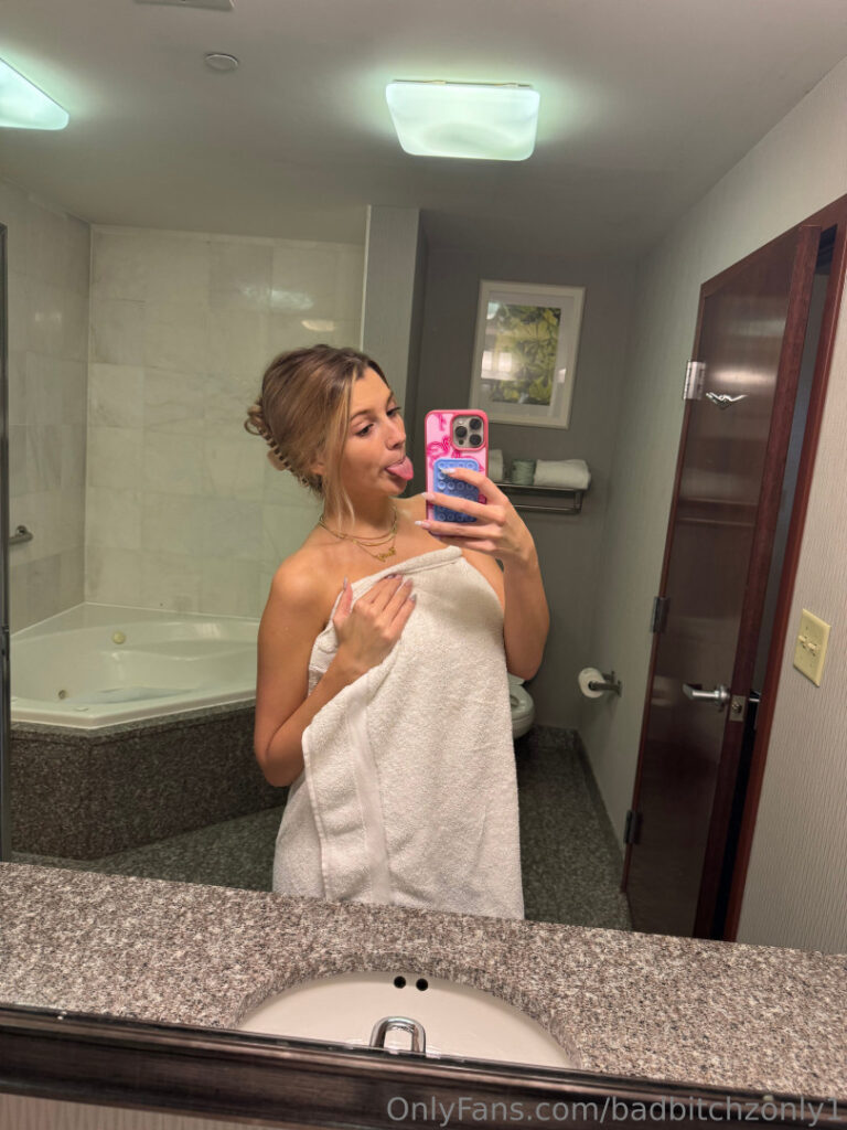 TikTok – Emily Trapp – TikTok / Instagram / OnlyFans – Nude