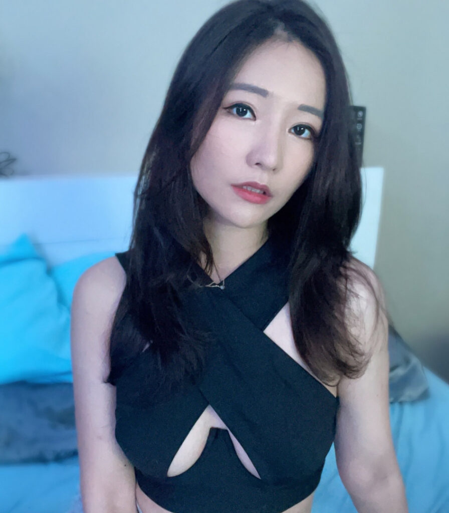 Twitch – Emily Wang / Emilyywang / Emilyywng – Nude Leaks