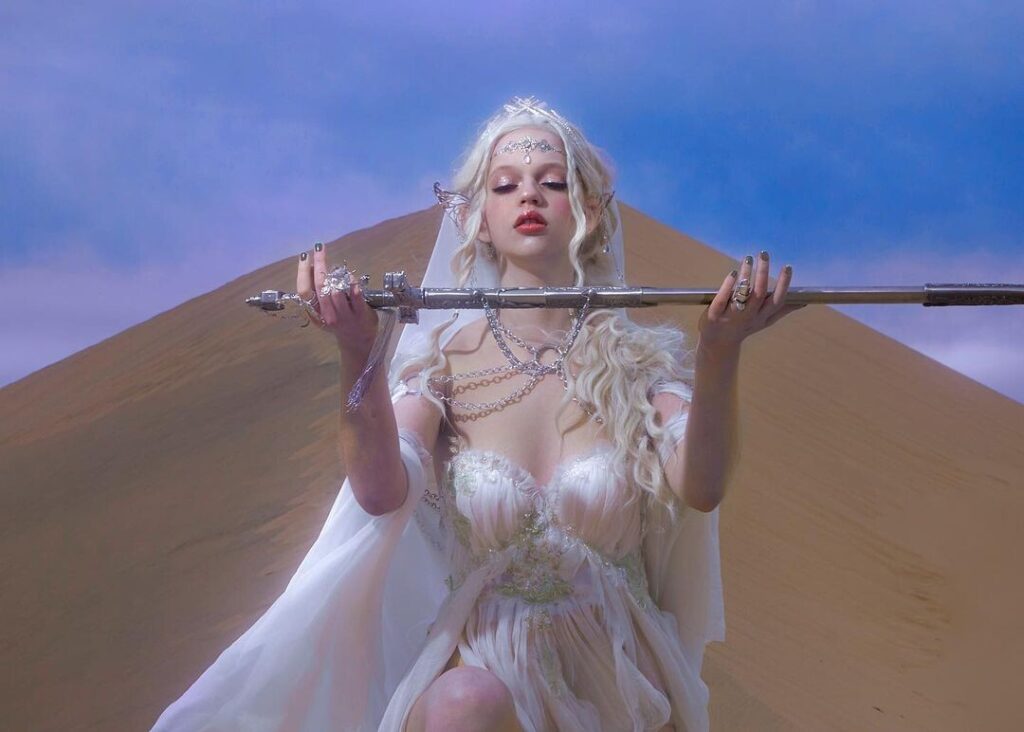 Instagram – Emma karla peet – Nude