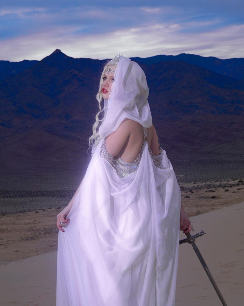 Instagram – Emma karla peet – Nude