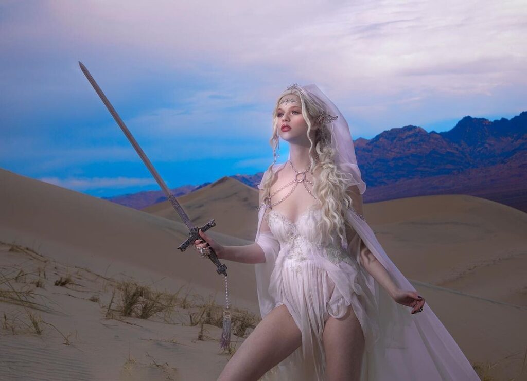 Instagram – Emma karla peet – Nude