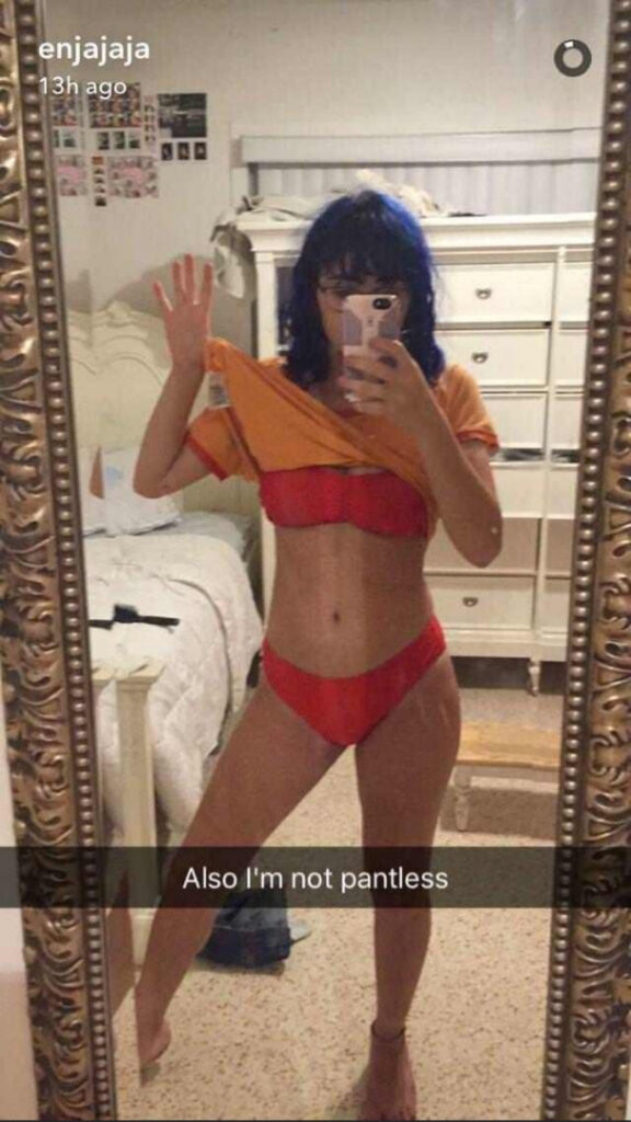 Youtube – Enya Umanzor / Enjajaja – Nude