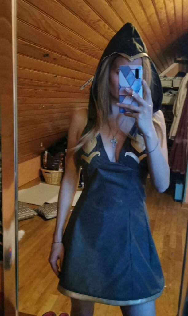 Instagram – Ewenae – Nude