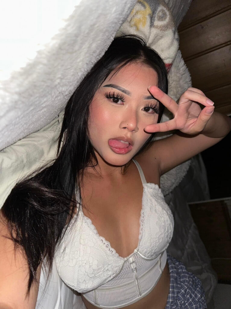Instagram – Asian – Faith Vang – Nude