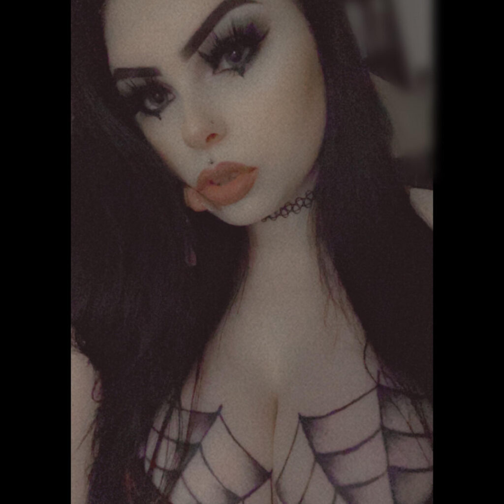 OnlyFans – ⠀X⠀ – T H I C C – Fav_Goth_Slut / FavGothSlut / Kelsey Ferry – Nude Leaks