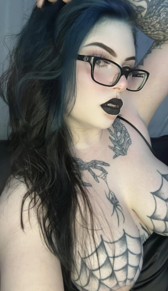 OnlyFans – ⠀X⠀ – T H I C C – Fav_Goth_Slut / FavGothSlut / Kelsey Ferry – Nude Leaks