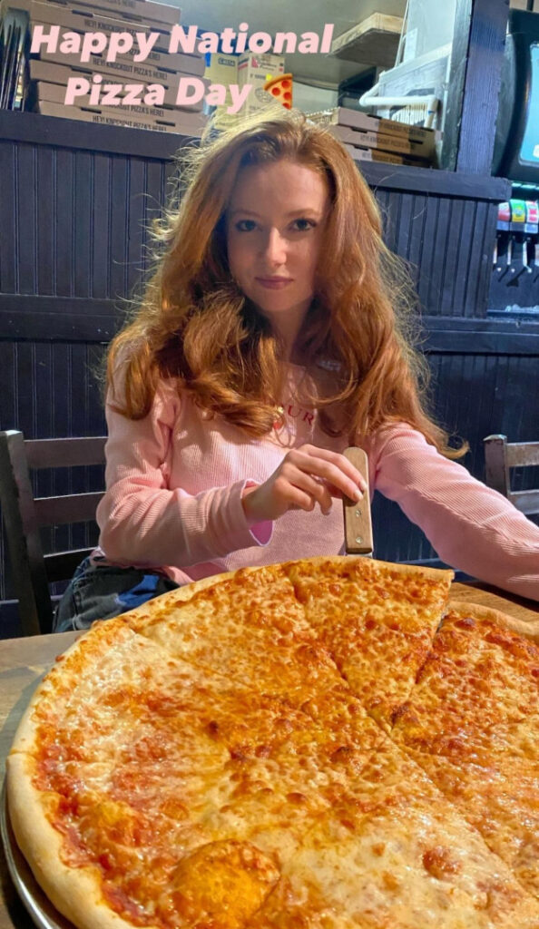 Celeb – Teen – Francesca Capaldi (18) – Nude