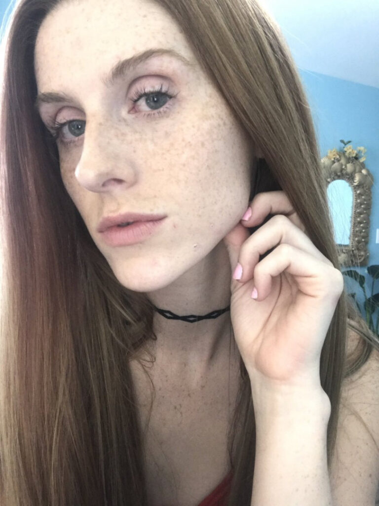 ManyVids – Freckledred – Nude