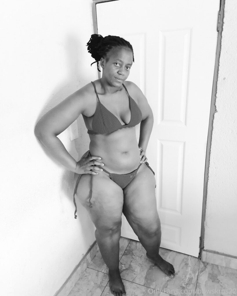 OnlyFans – T H I C C – Ebony – GalCraze – Nude