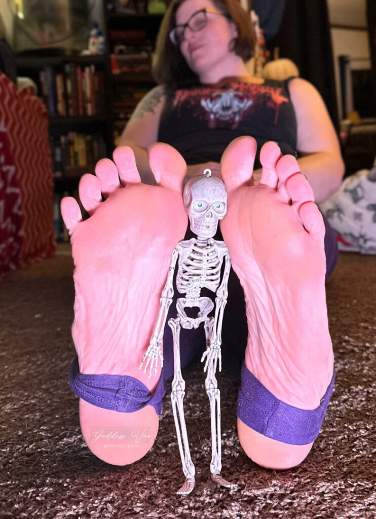 OnlyFans – ManyVids – Feet – Goddess Var / SxySolesOfV – Nude Leaks