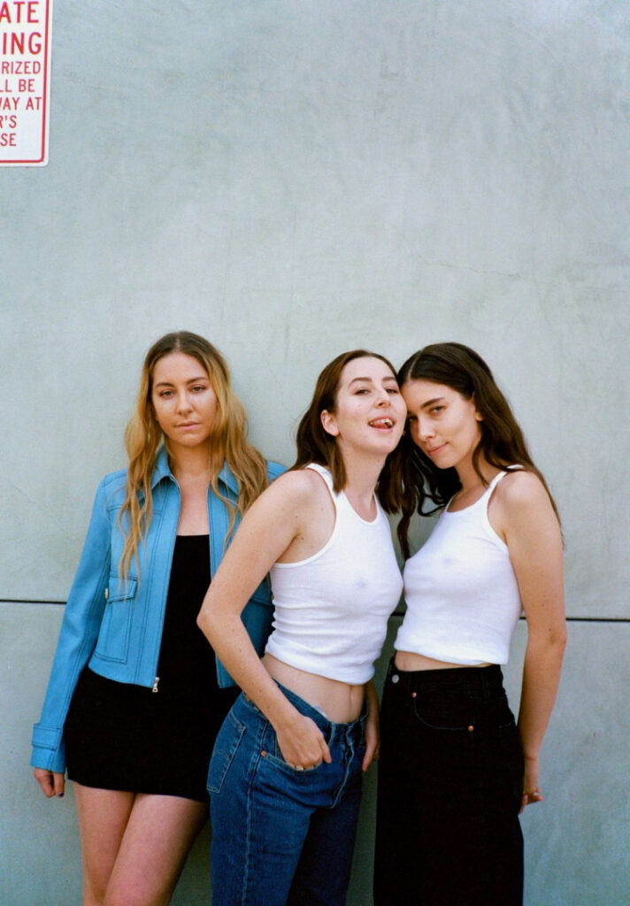 Celeb – Haim Sisters – Nude