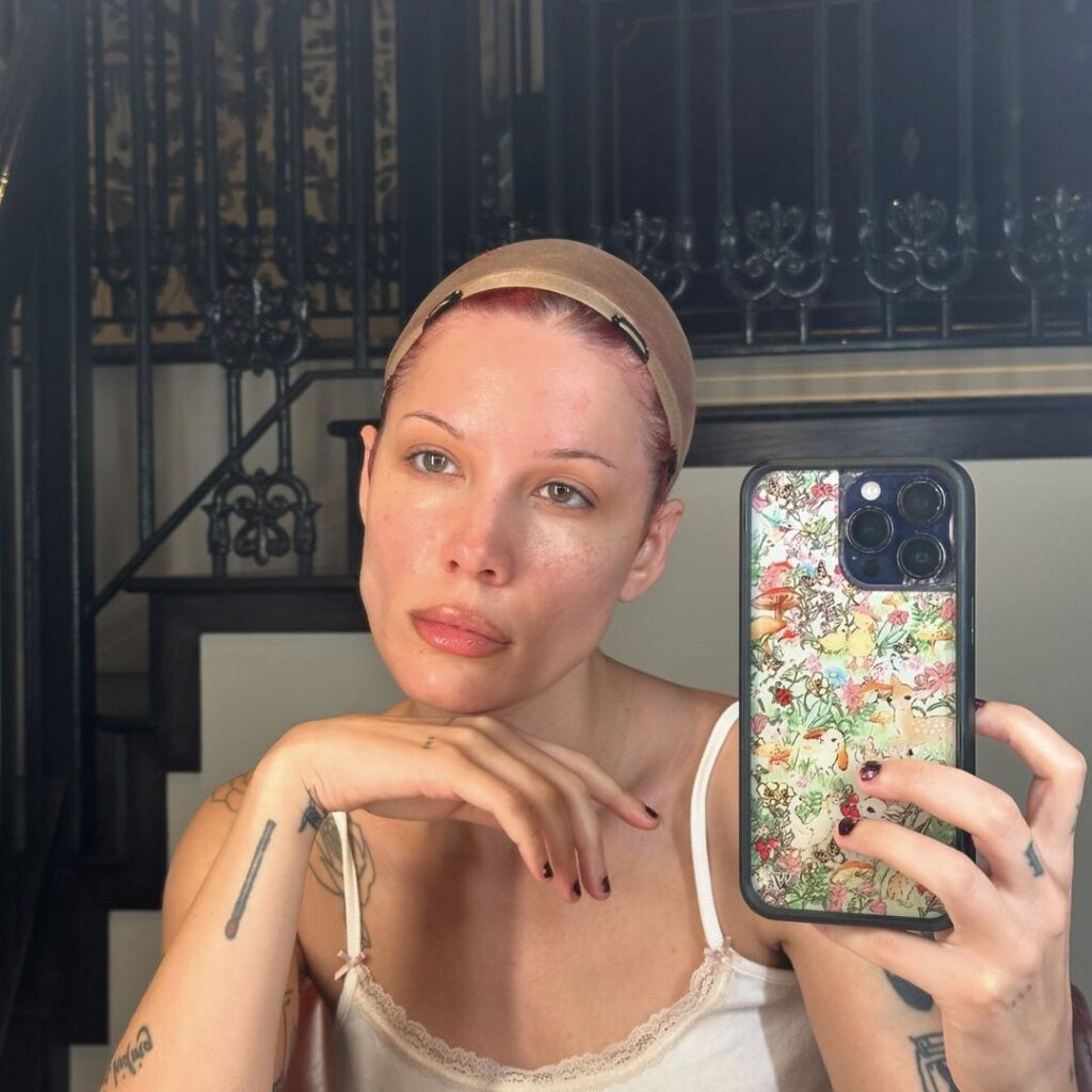 Celeb – Halsey – Nude