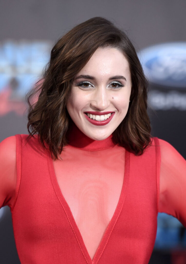 Celeb – T H I C C – Harley Quinn Smith – Nude