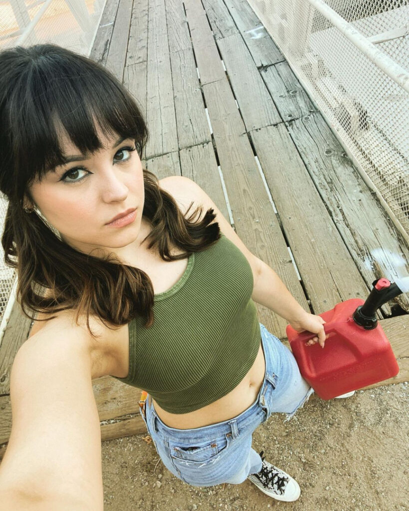 Celeb – Hayley Orrantia- The Goldbergs TV Show – Nude