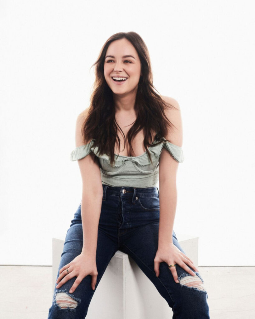 Celeb – Hayley Orrantia- The Goldbergs TV Show – Nude