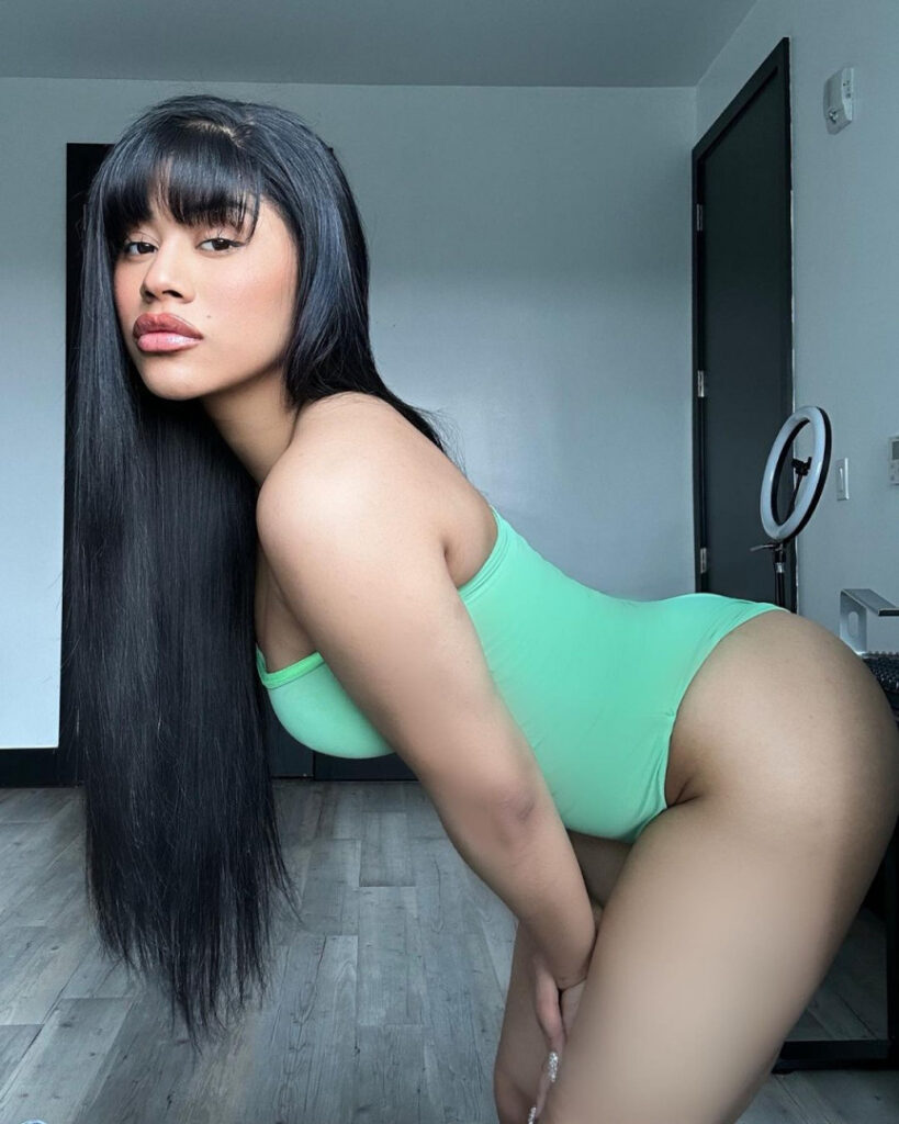 Celeb – Instagram – Latina – Hennessy Carolina (Cardi B’s sister) – Nude