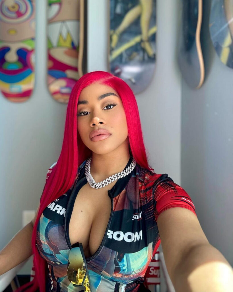 Celeb – Instagram – Latina – Hennessy Carolina (Cardi B’s sister) – Nude