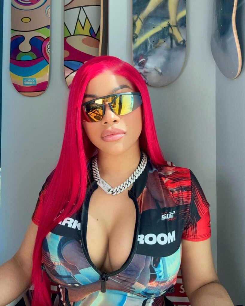 Celeb – Instagram – Latina – Hennessy Carolina (Cardi B’s sister) – Nude